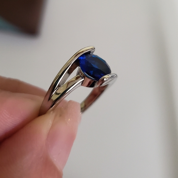 Ring - Picture 2 of 2